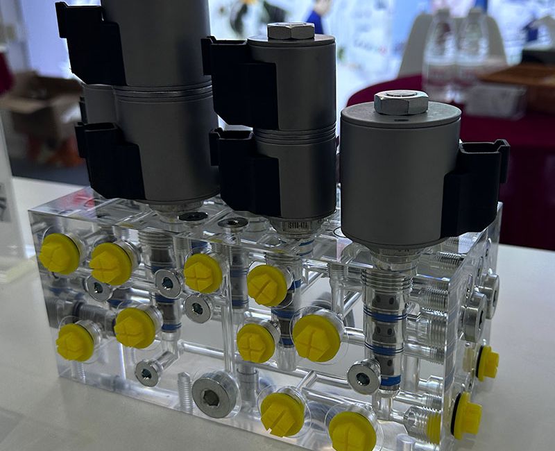 Maßgeschneiderte Acryl-PMMA-Ultrapräzisionsteile mit Hydraulik - DP02